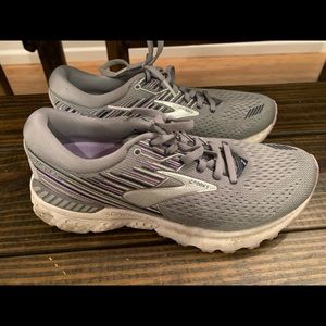 Size 7 Brooks